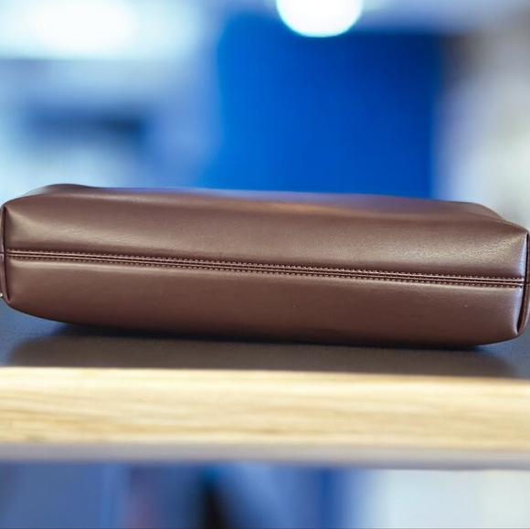 NWT Chic, Elegant, Date Night Brown Leather AOTA Vegan Leather Kisslock Clutch
